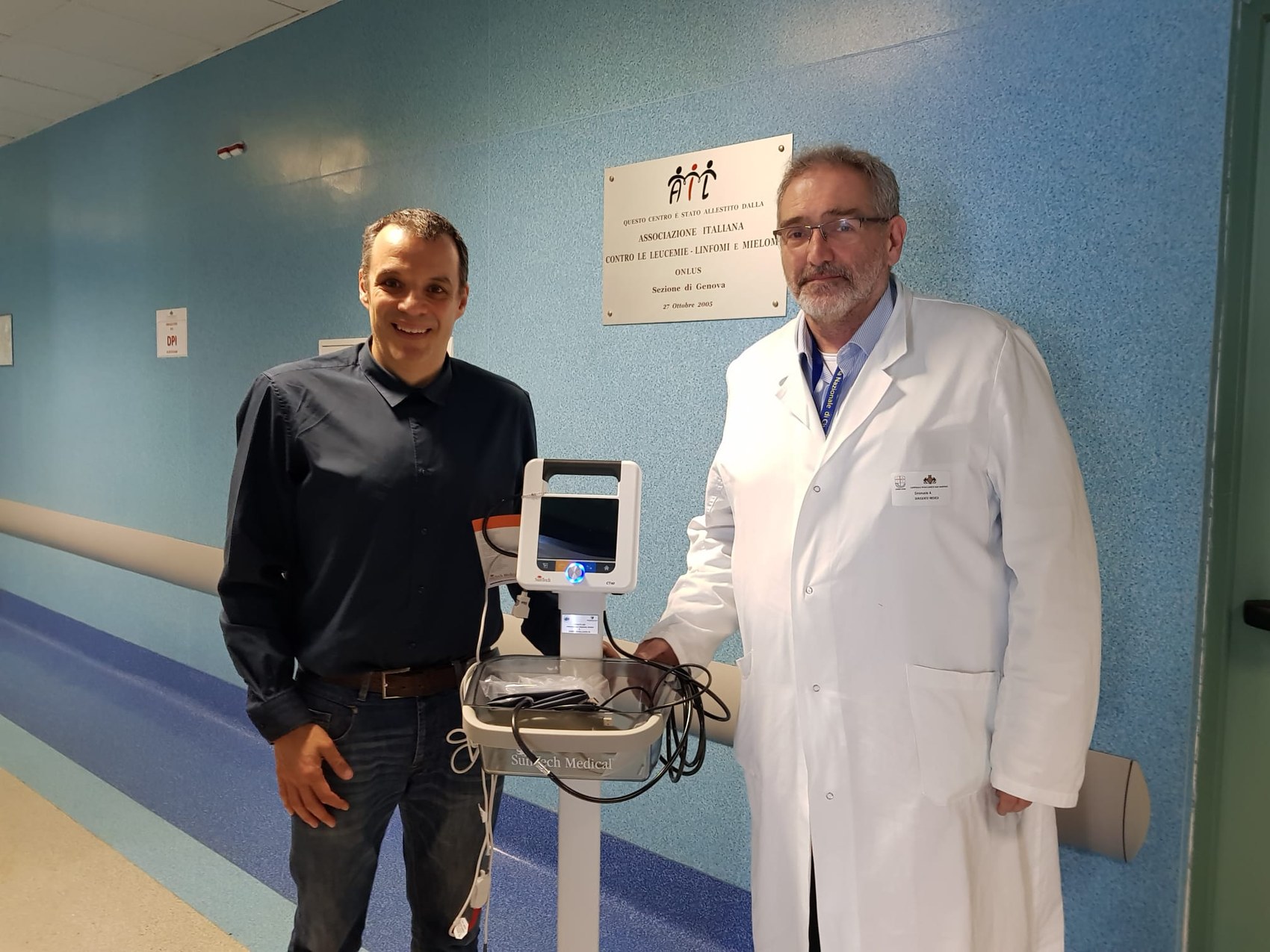 Consegna dell'apparato medicale all'Ospedale San Martino di Genova
